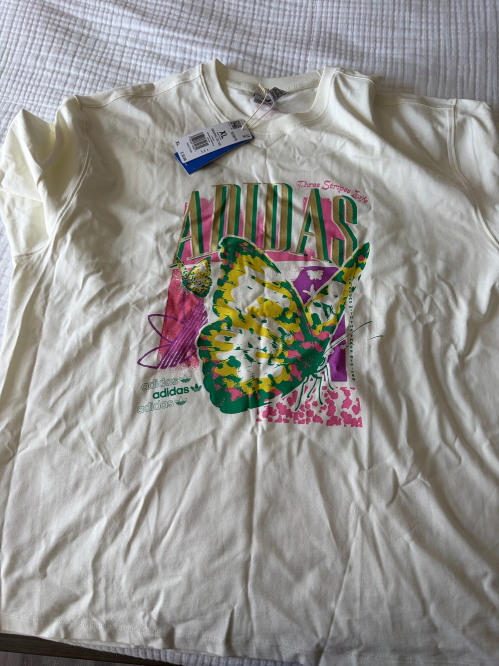 Adidas women’s graphic oversized T-shirt